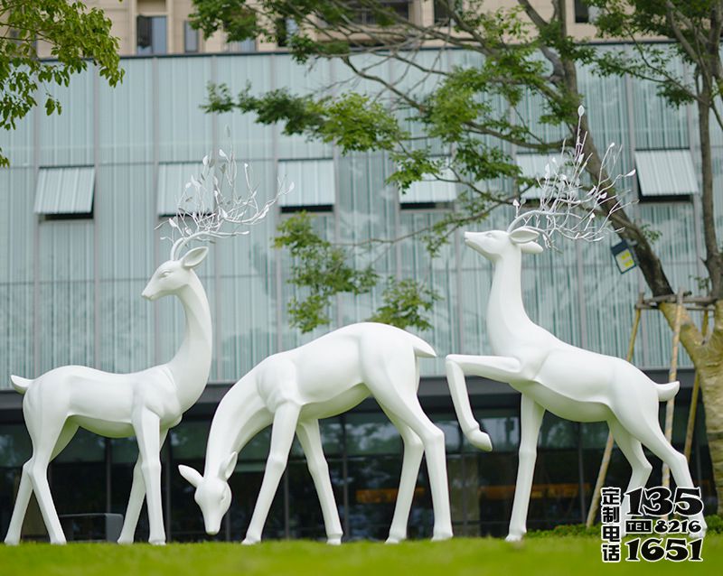 城市广场玻璃钢几何创意鹿雕塑 城市广场玻璃钢几何创意鹿雕塑