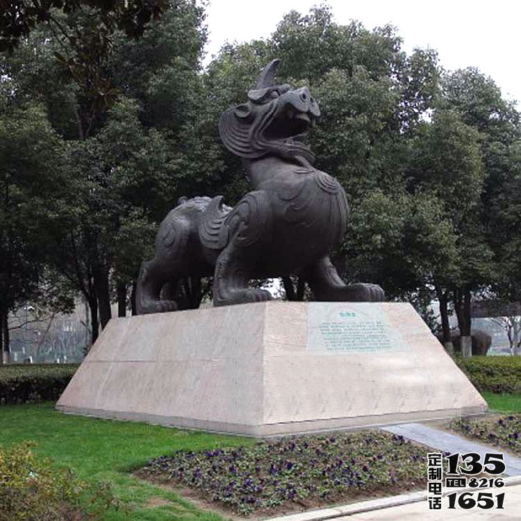景区摆放的黑色的大型玻璃钢獬豸雕塑 景区摆放的黑色的大型玻璃钢獬豸雕塑