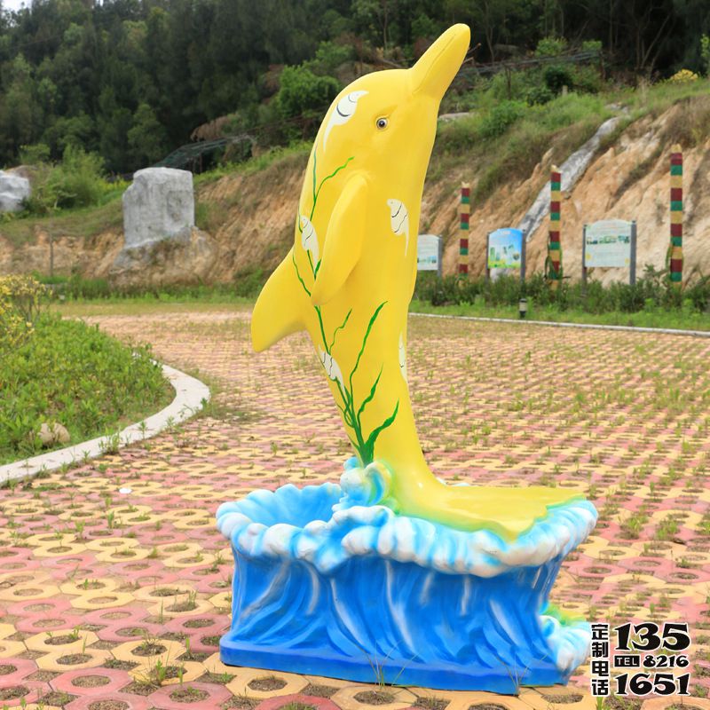 游乐园玻璃钢卡通海豚雕塑 游乐园玻璃钢卡通海豚雕塑
